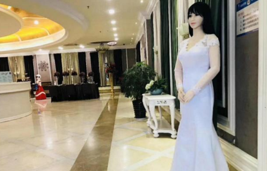 日本“女性机器人”多逼真？内部结构让人百看不厌，性能不输真人