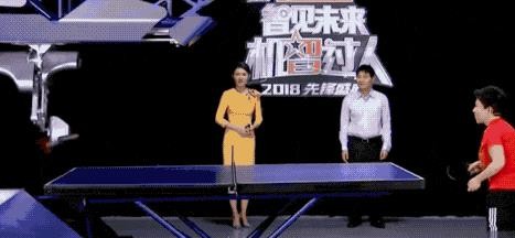 邓亚萍母子上阵对战机器人! 为国乒做新贡献 12岁爱子成马龙师弟