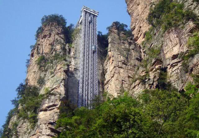 中国“最高”的电梯,耗资2亿高三百多米,网友:连头都不敢低着