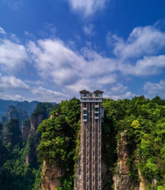 中国“最高”的电梯,耗资2亿高三百多米,网友:连头都不敢低着