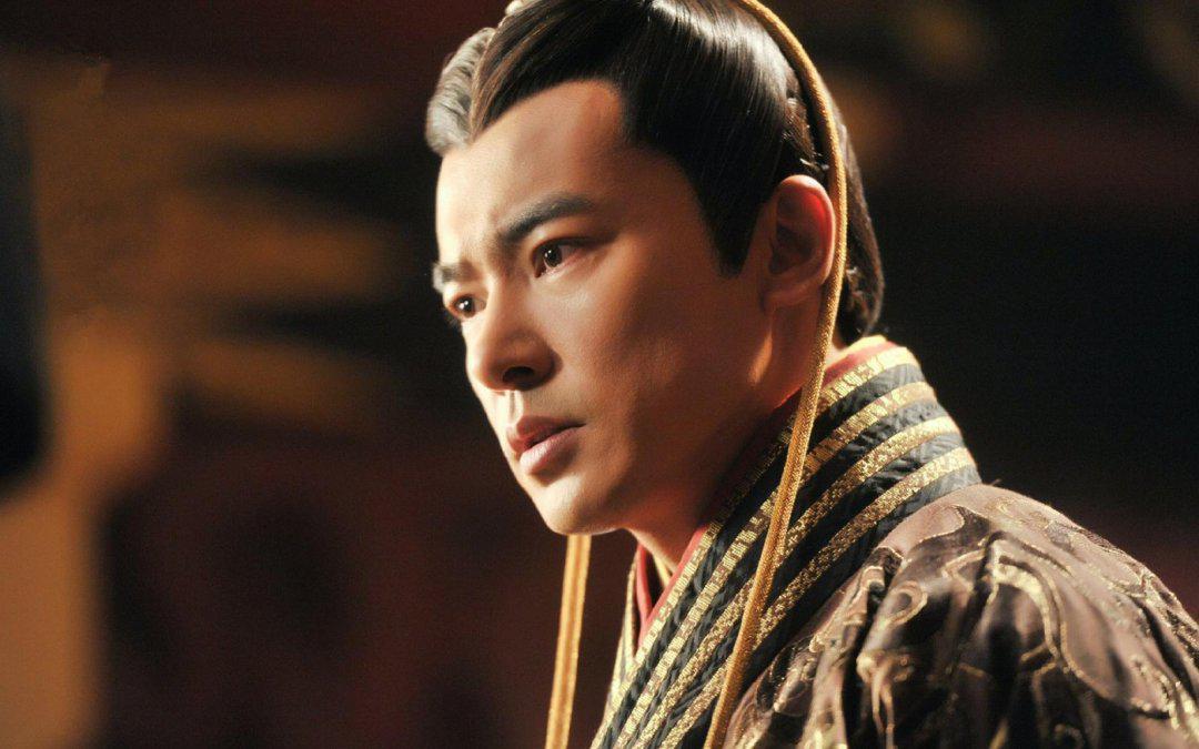 他的儿子是三国名将，他是凉州刺史，他的官位是用葡萄酒换来的