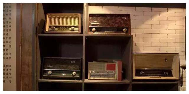 上世纪50年代老式影视器材“藏品”，他全给集齐了…