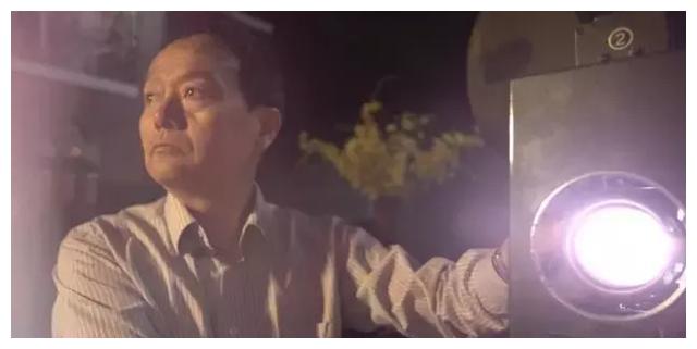 上世纪50年代老式影视器材“藏品”，他全给集齐了…
