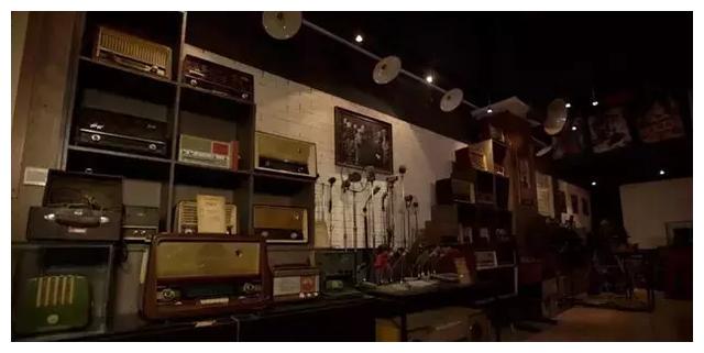上世纪50年代老式影视器材“藏品”，他全给集齐了…
