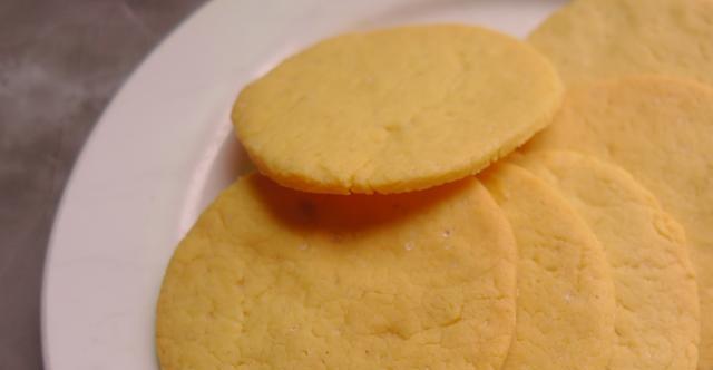 没有烤箱也可以做饼干,酥脆香甜,只要一口平底锅