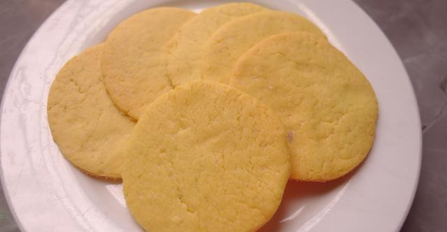 没有烤箱也可以做饼干,酥脆香甜,只要一口平底锅