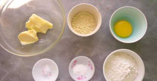 没有烤箱也可以做饼干,酥脆香甜,只要一口平底锅