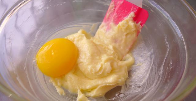 没有烤箱也可以做饼干,酥脆香甜,只要一口平底锅