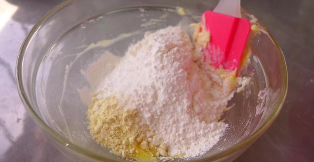 没有烤箱也可以做饼干,酥脆香甜,只要一口平底锅