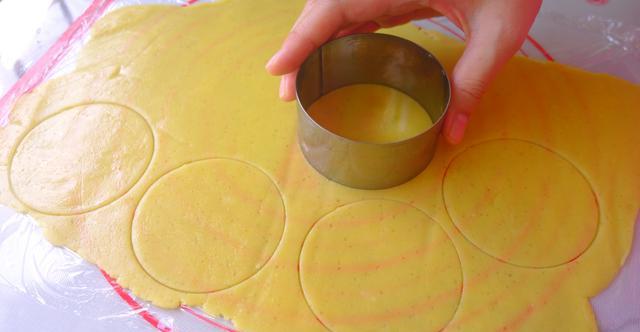 没有烤箱也可以做饼干,酥脆香甜,只要一口平底锅