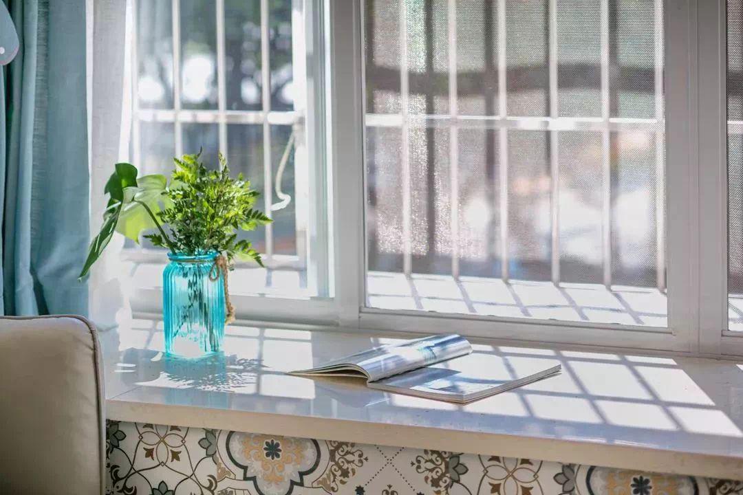 飘窗万万不要铺大理石，聪明人更喜欢装这种代替，省钱美观又个性