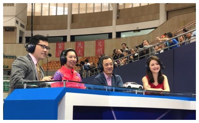 许昕双腿狂蹬器材龇牙咧嘴！陈玘淡定玩手机 国乒铁人如此练成