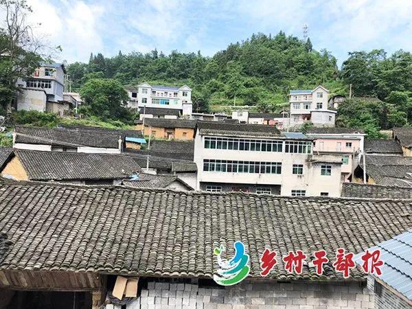 把我的方便面和饼干拿点过来 | 乡村干部报记者《湘西驻村手记(1)》