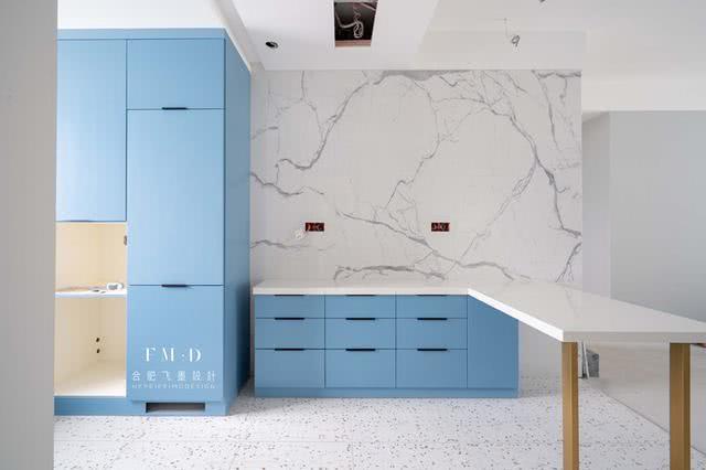 难怪背景墙都不贴大理石瓷砖了，现在岩板才是流行！辐射少档次高