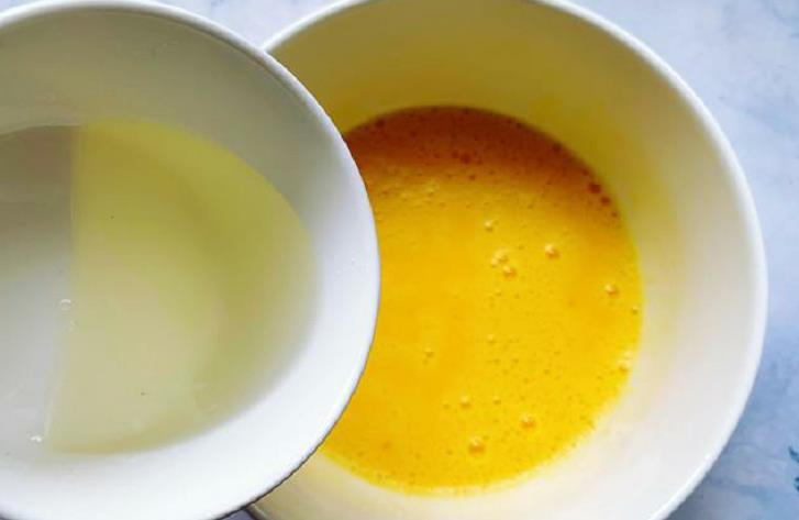 饼干这样做非常香,不用黄油不需打发,简单易做比买的都好吃!