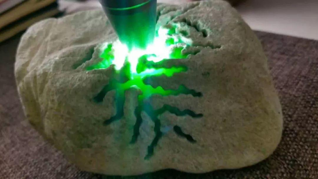 路摊随处可见的大理石，老铁两万血本拿下，成品气的老板咆哮痛苦