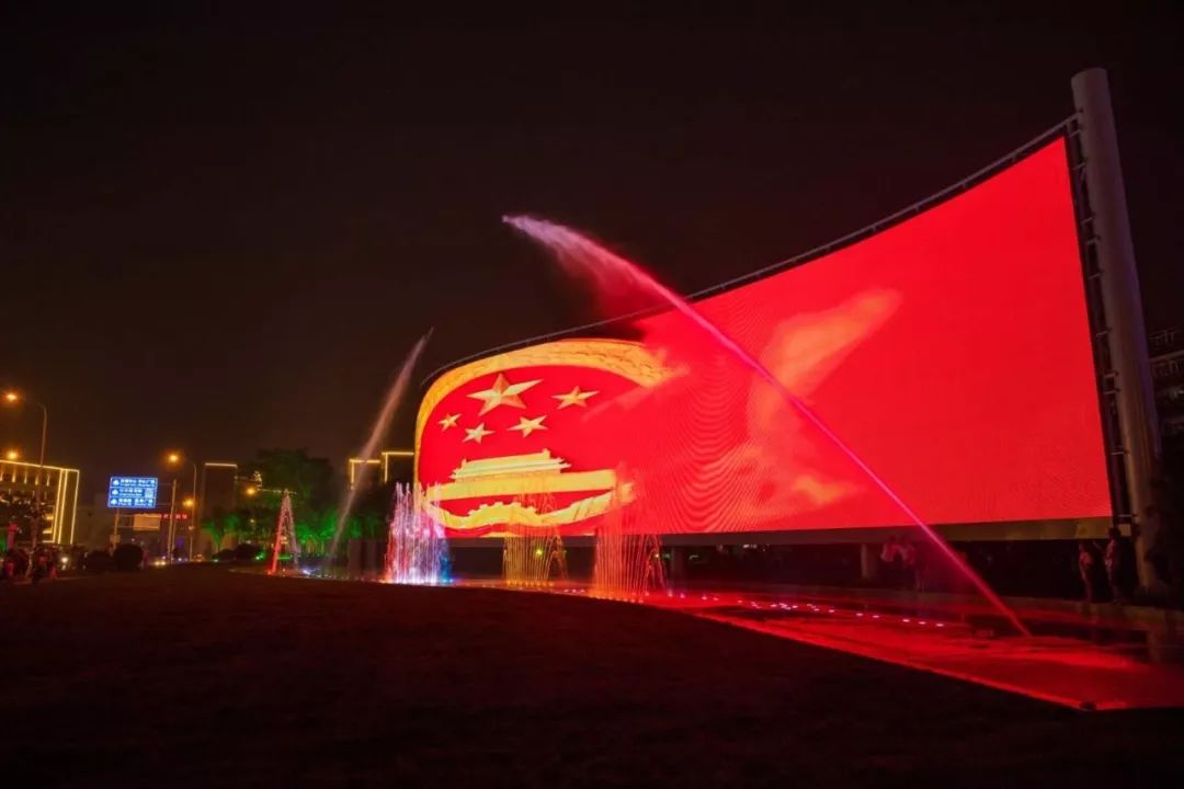 抢先看！迎客路海豚音乐喷泉来了！