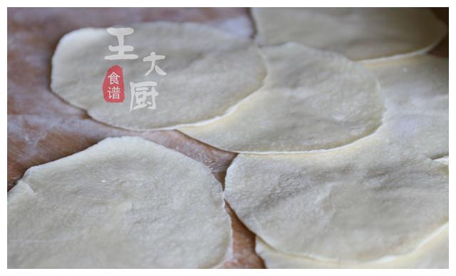 3分钟学会颜值超高的玫瑰花肉卷，一卷一蒸简单易学，上桌就抢光