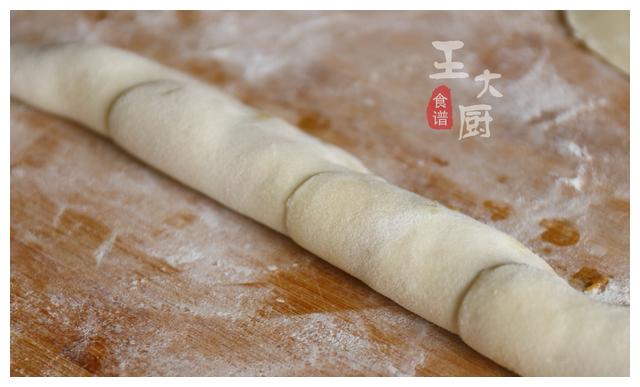 3分钟学会颜值超高的玫瑰花肉卷，一卷一蒸简单易学，上桌就抢光