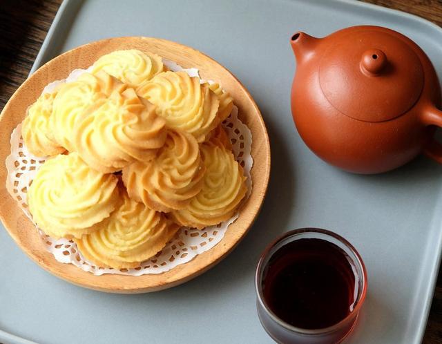 原来曲奇饼干的做法这么简单,3步就能搞定,香甜酥脆超好吃