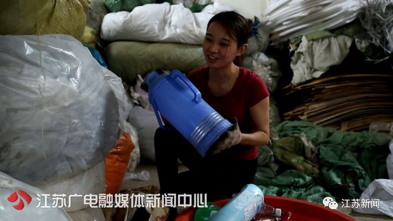 你是什么垃圾？90后美女收废品10年，因为科普这个问题火了！