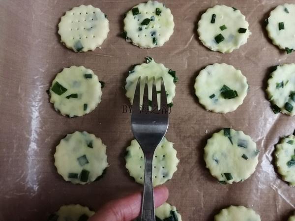 家人爱吃苏打饼干不用买,在家就能做,健康美味,零添加零失败!