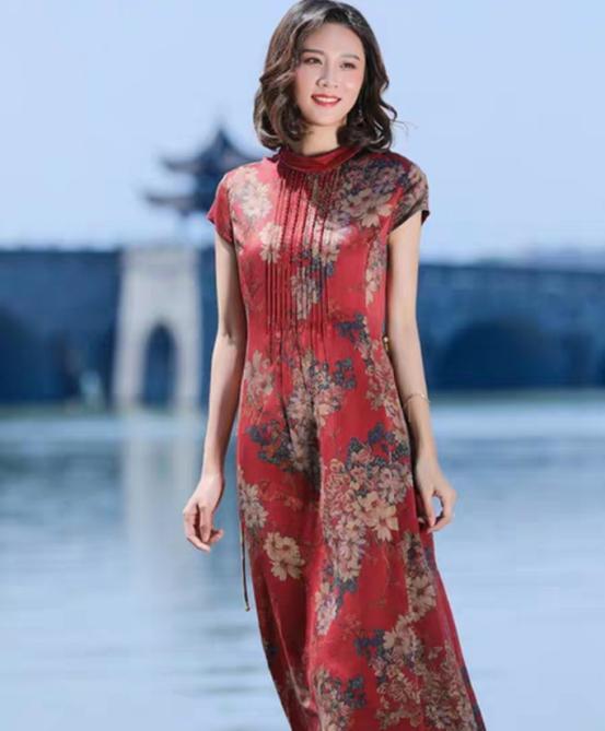 炎炎夏日,连衣裙就买这3种面料,夏天穿舒适凉快