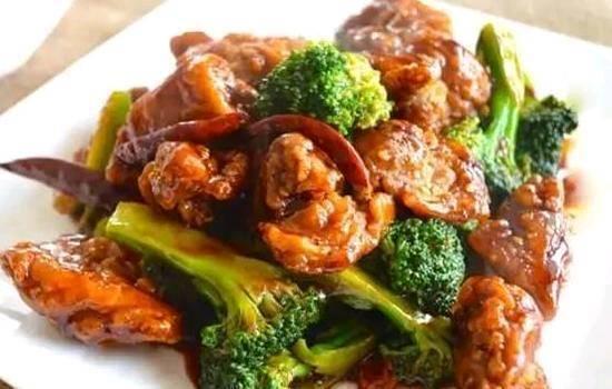 精选美食推荐：冷拌花生，酱香茶树菇炒牛肉，西兰花炒鸡块的做法