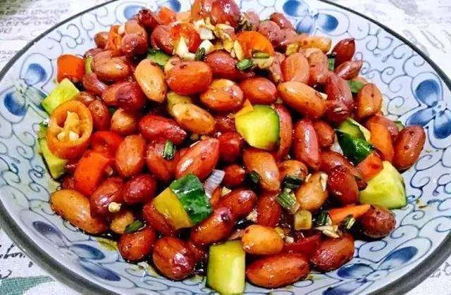 精选美食推荐：冷拌花生，酱香茶树菇炒牛肉，西兰花炒鸡块的做法