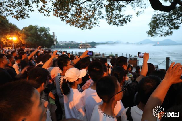 杭州西湖“网红”喷泉下周一暂停喷放，错过本周末要等两个月