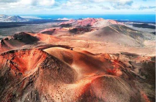 全球最“危险”的餐厅：开在活火山周围，直接用火山来烧烤！