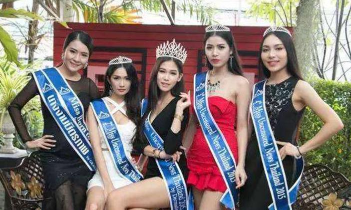 去泰国旅游，漂亮姑娘递过来的毛巾不能接只因过来人已经后悔了