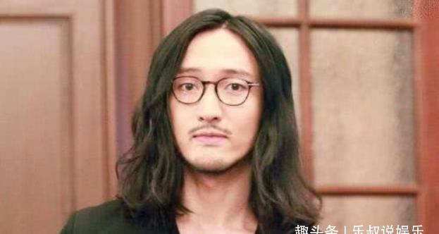 王传君伴郎造型让人难认，胡子拉碴显沧桑，却终摆脱不开关谷神奇