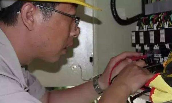 总开关用空开还是漏保？老电工一分析，多年谜团终解开，你认为呢
