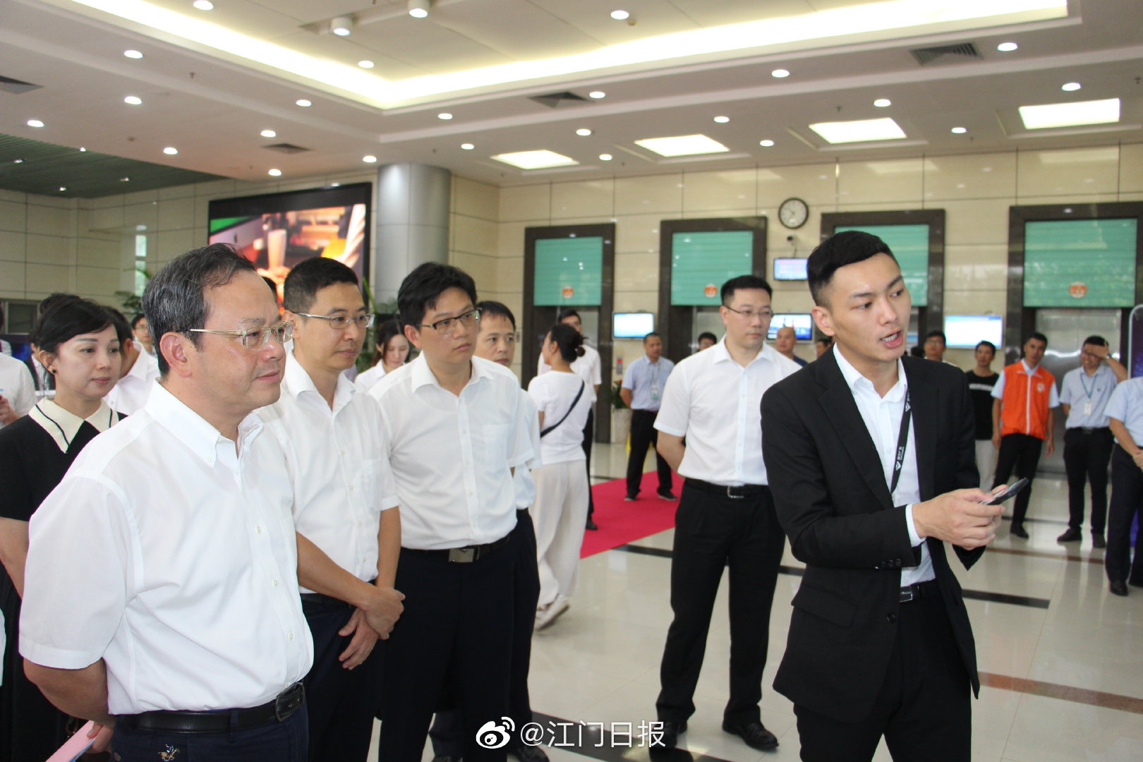 政务服务事项在指尖上就能搞定！在江门办事像“网购”一样方便