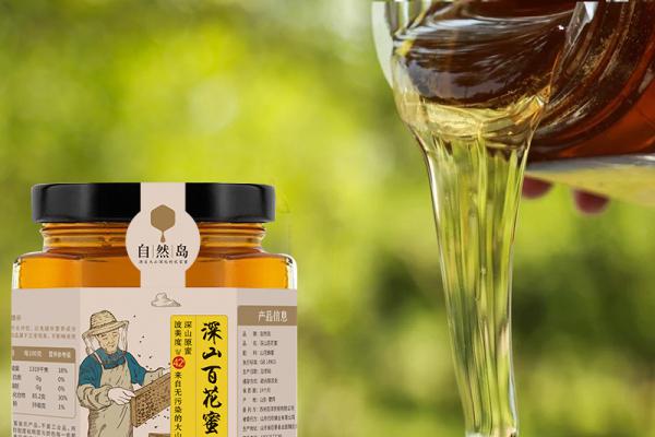 给蜜蜂饲喂白糖,蜂群能快速产蜜吗?老蜂农:科学饲喂才合适