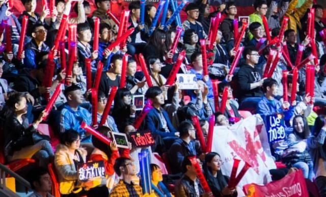 WE远赴京城客战JDG,现场加油助威声被消音,回应:设备故障
