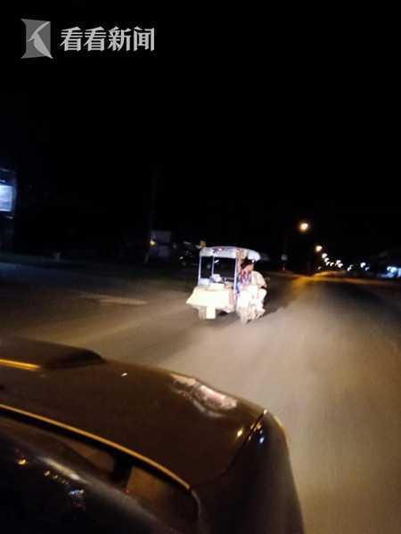 泰国男子帮拾荒老伯运废品回家 见其住所秒崩溃：你狠