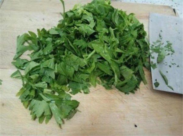 这菜平时都扔掉了, 但做成饭食后可香了, 更能保护皮肤不干燥!