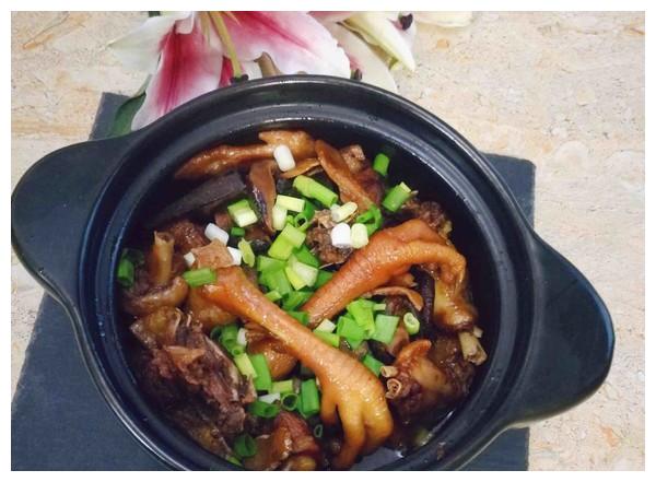 香就一个字！鸡肉紧实有嚼劲，珍珠菇一口一个！怎么吃都不过瘾！