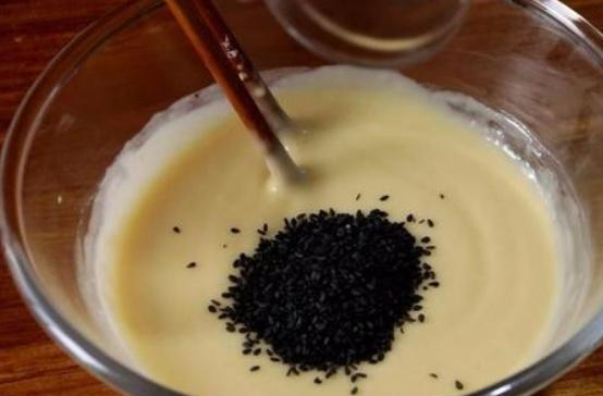 孩子吃饼干不用买,手把手教你,鸡蛋面粉搅一搅就有美味!