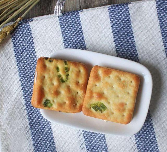 咸饼干也能很美味!香酥咸鲜吃不够