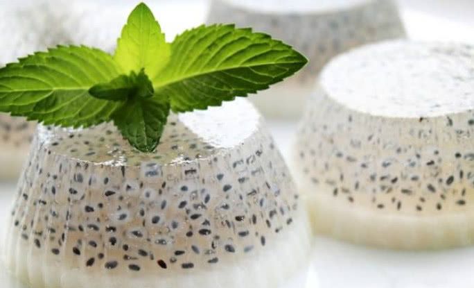 比压缩饼干还“扛饿”的零食,吃一个喝一杯水,不吃饭也能饱