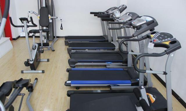 夏日炎炎,汗撒健身房,健身器材到底怎么用?