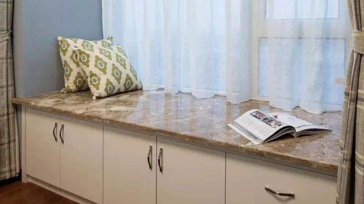 飘窗万万不要铺大理石了，聪明人更盛行用这种材料代替，省钱美观