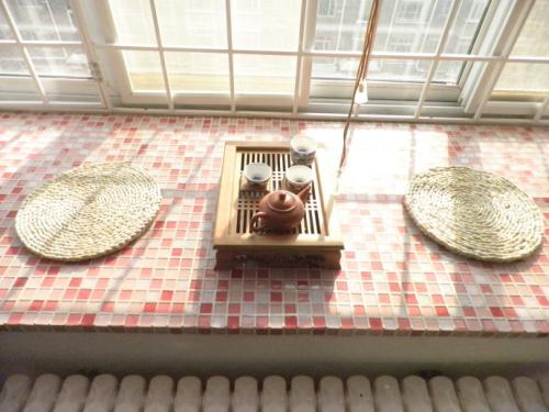 飘窗万万不要铺大理石了，聪明人更盛行用这种材料代替，省钱美观