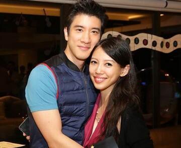 王力宏结婚6年从不晒老婆，看到婚纱照后，网友：这颜值谁敢晒啊