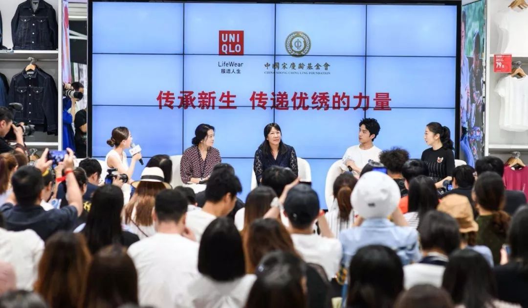 爱心丨传统苗绣走出大山！捐赠5件衣物有机会换取苗绣徽章