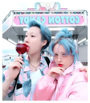 小龙女吴卓林晒妻子的合照, 只穿内衣出镜, 毫不避讳!