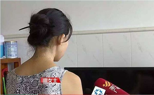 小孩误食干燥剂，慌乱之下家长的这个行为